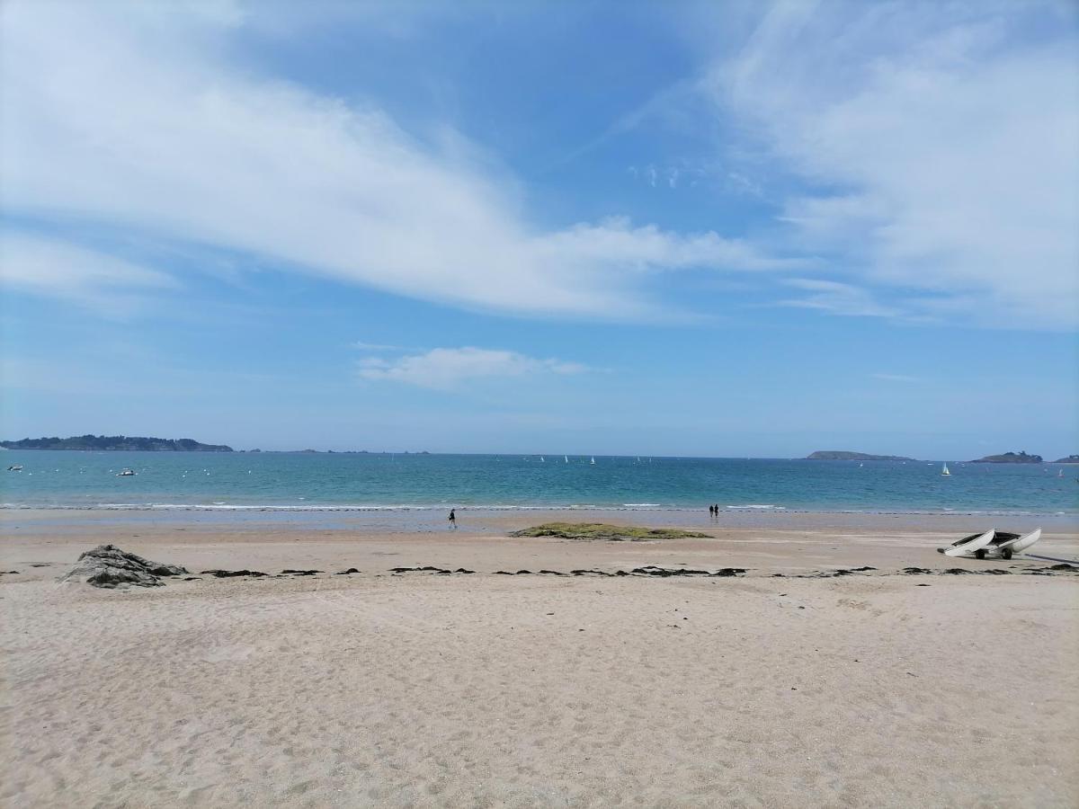 Maison Familiale Proche De La Mer Lancieux Exteriör bild